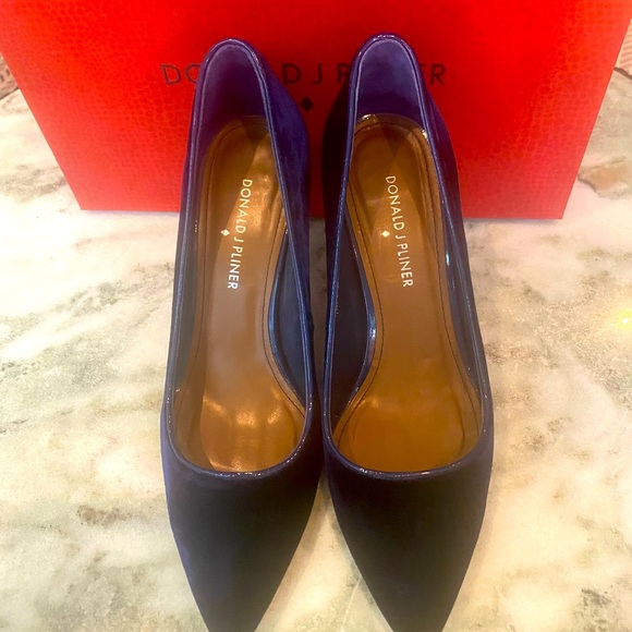 Donald J Pliner  navy velvet shoes - Picture 2 of 10